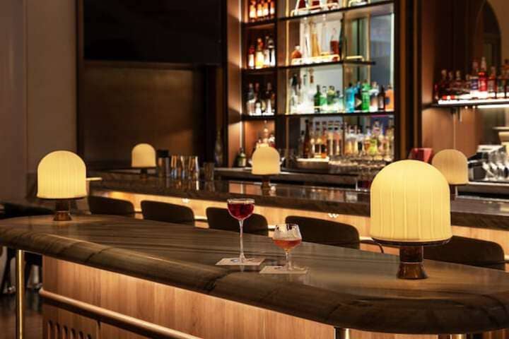 Lounge 140 of 173