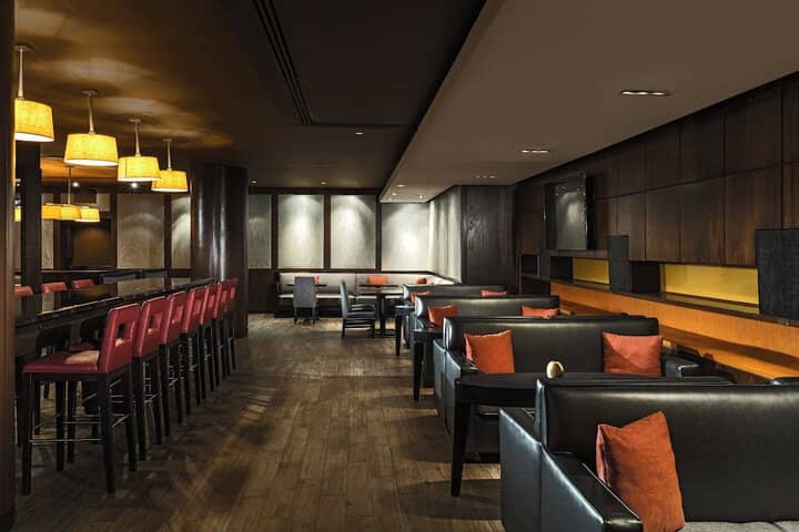 Lounge 42 of 66