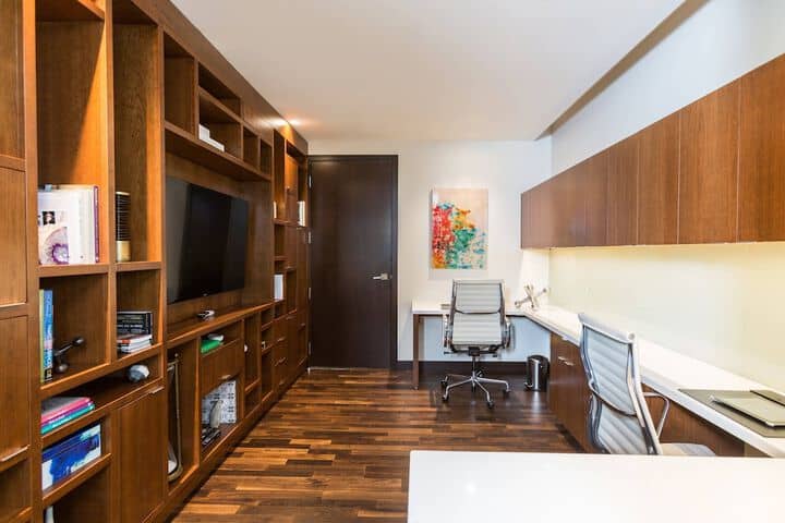 Room 20 of 147