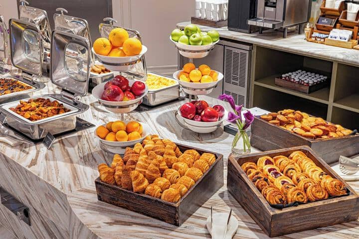 Breakfast/Coffee Service 136 of 173
