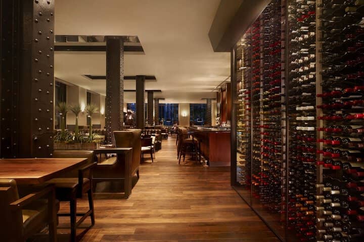 Dining 83 of 147