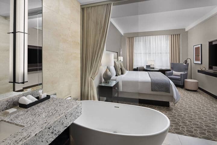 Room 32 of 147