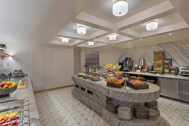 Breakfast/Coffee Service 135 of 173